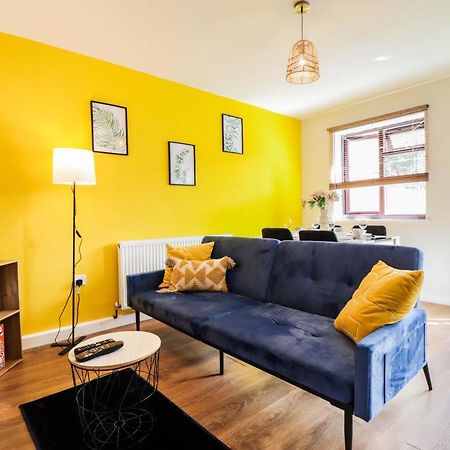 Spacious 1 Bed Flat-Free Parking Ґіллінґдон Екстер'єр фото