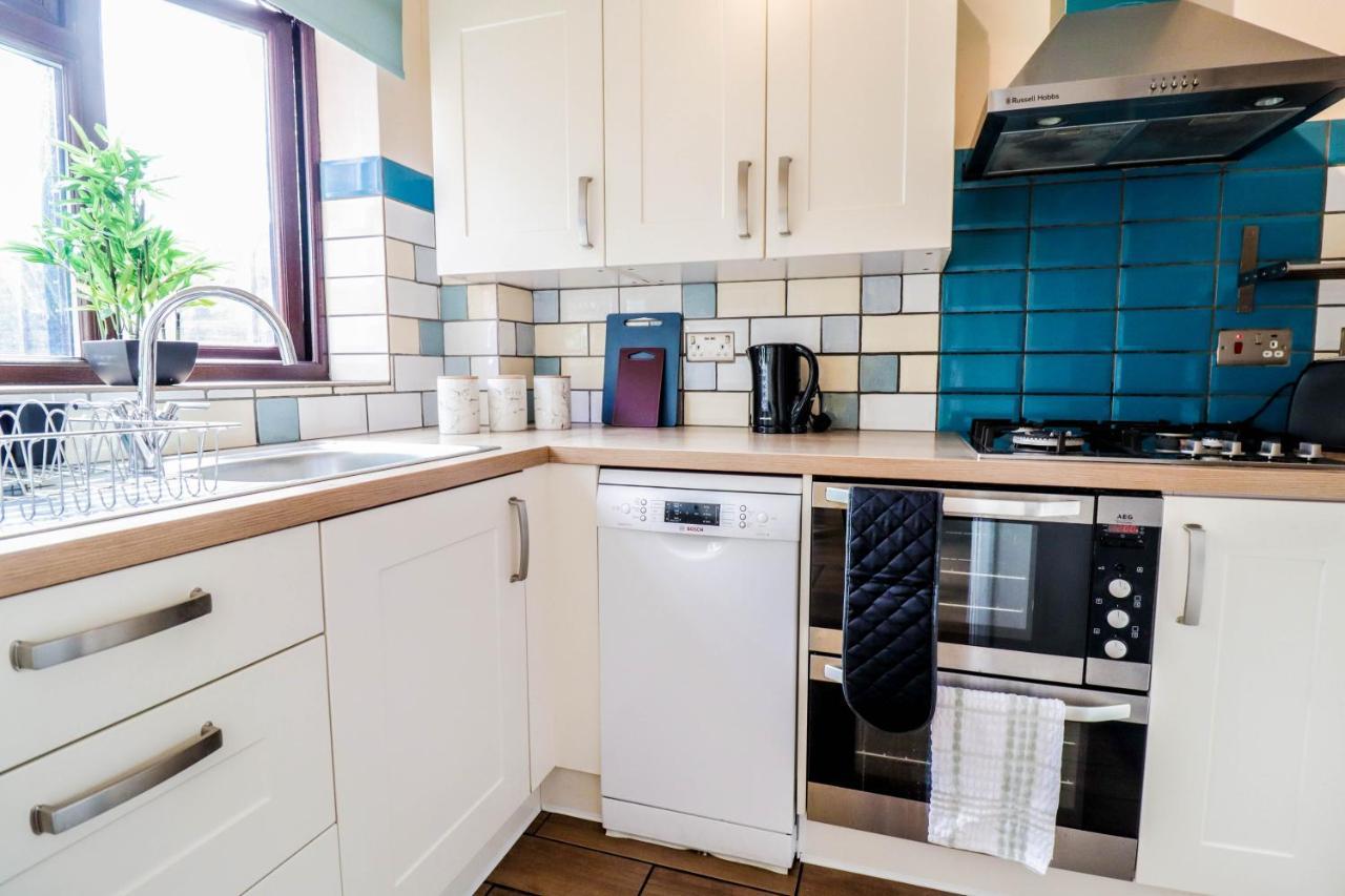 Spacious 1 Bed Flat-Free Parking Ґіллінґдон Екстер'єр фото