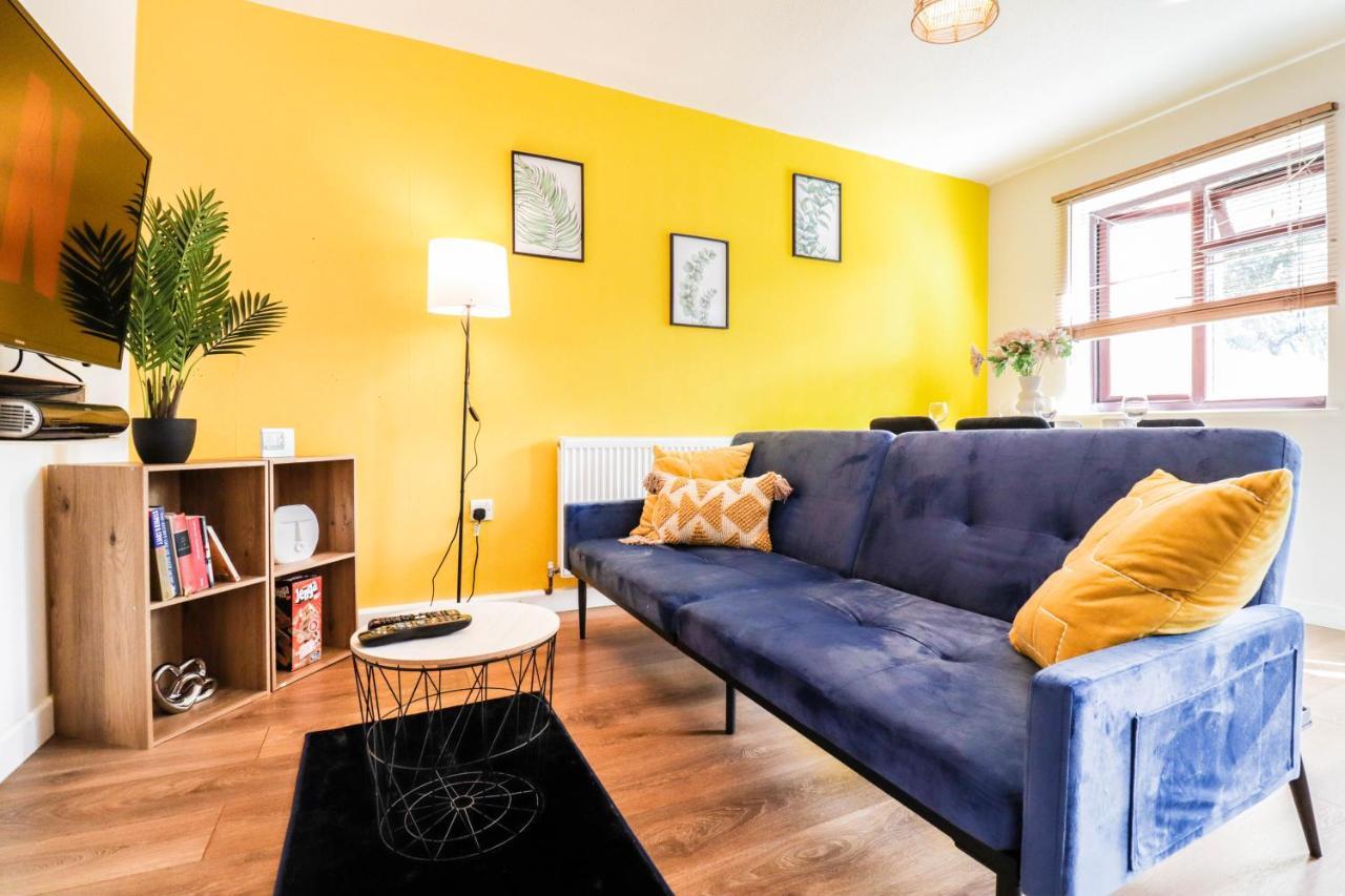 Spacious 1 Bed Flat-Free Parking Ґіллінґдон Екстер'єр фото
