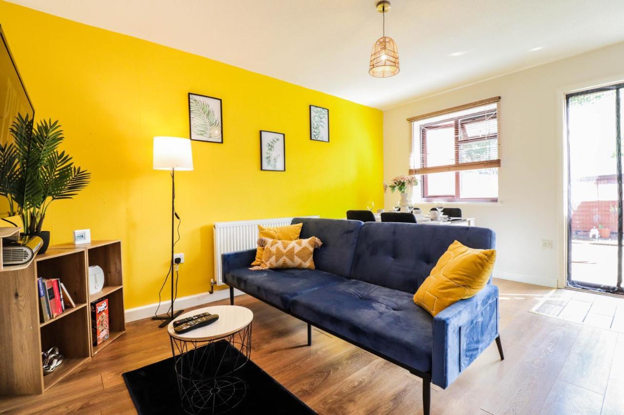 Spacious 1 Bed Flat-Free Parking Ґіллінґдон Екстер'єр фото