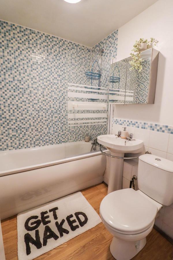 Spacious 1 Bed Flat-Free Parking Ґіллінґдон Екстер'єр фото