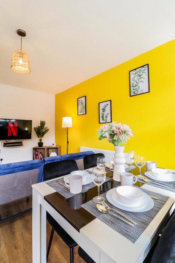 Spacious 1 Bed Flat-Free Parking Ґіллінґдон Екстер'єр фото