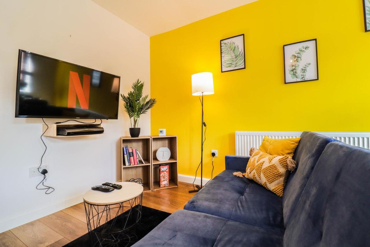 Spacious 1 Bed Flat-Free Parking Ґіллінґдон Екстер'єр фото