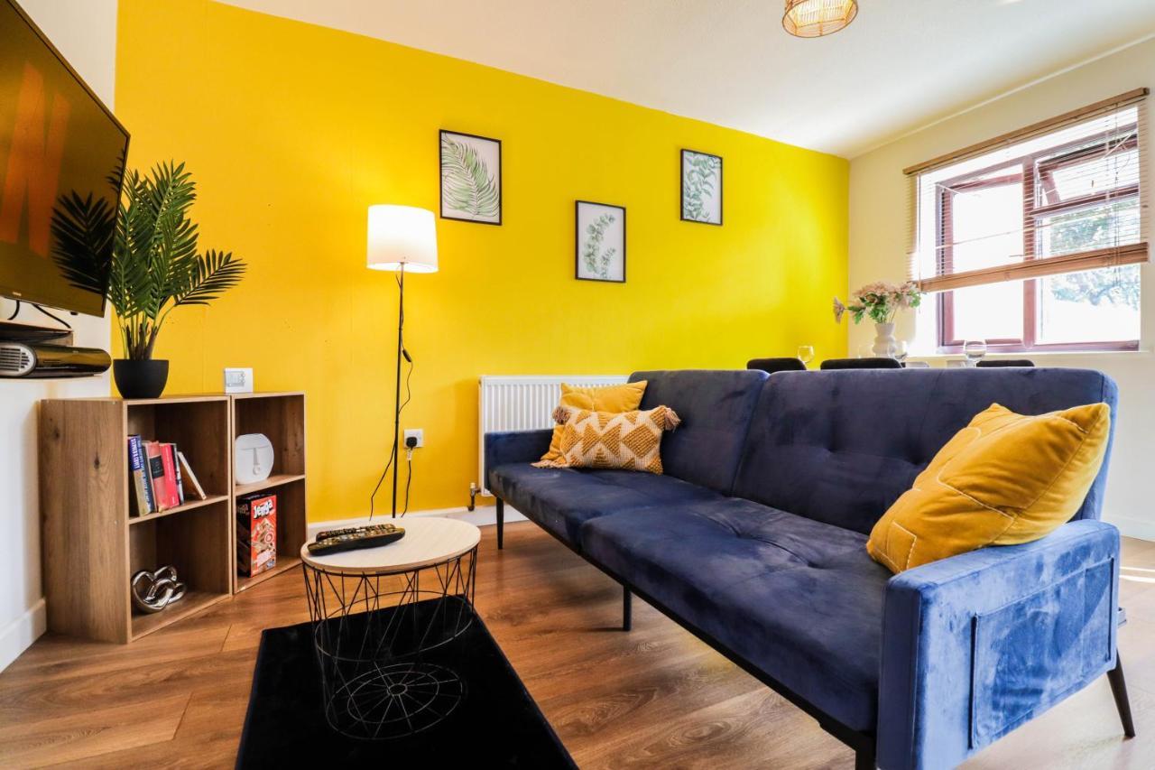 Spacious 1 Bed Flat-Free Parking Ґіллінґдон Екстер'єр фото